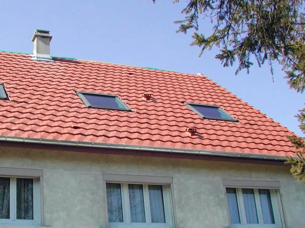 Pose de couverture toiture en tuiles et zinc par AS Toiture à Vichy